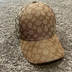 Coach signature jacquard baseball hat size M/L